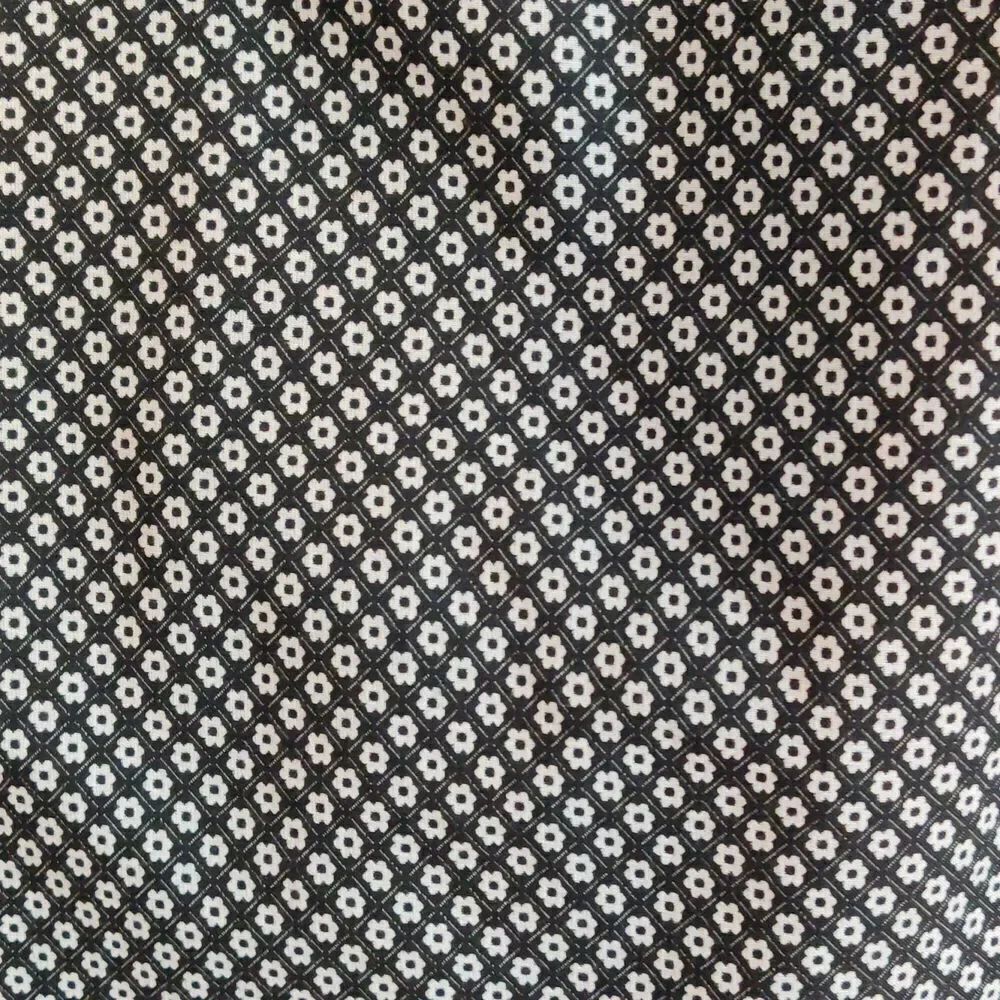 Daisy Pattern Pencil Skirt